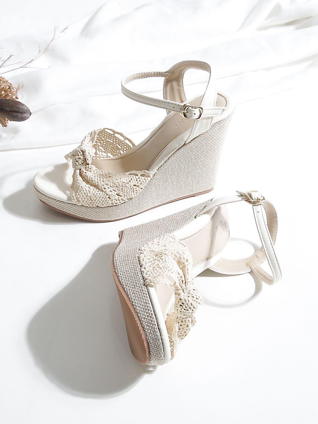 La Petite De Louvre Shoes